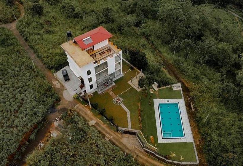 ホテル The Aurelia