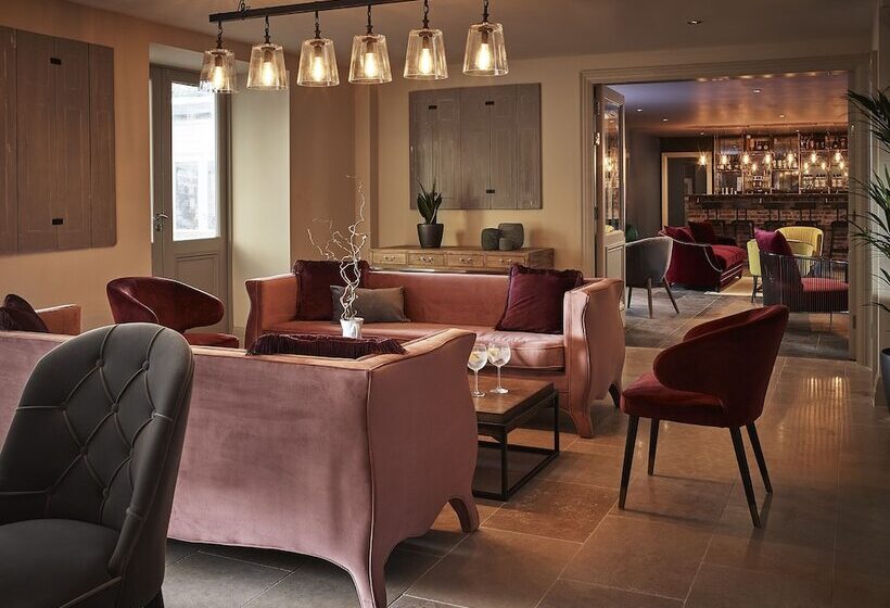 Отель The Harper