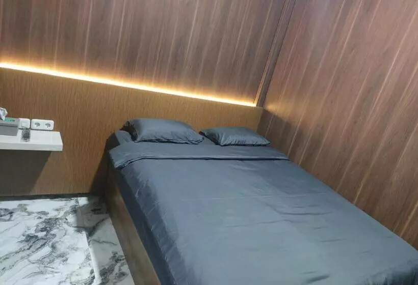 Otel V Quin
