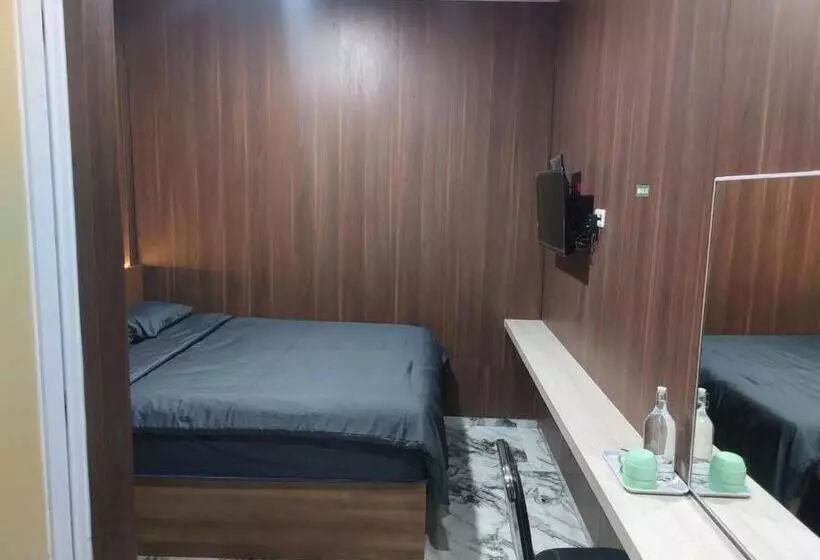 Otel V Quin