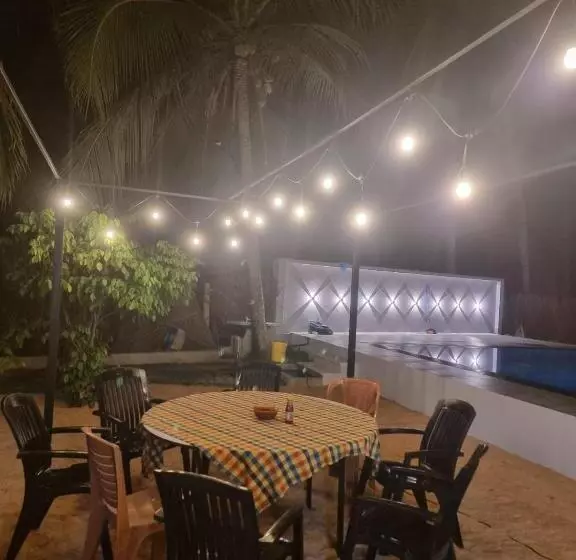 هتل Yellow Breeze Villa