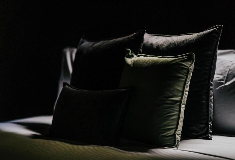 Мотель The Amalfi Minimalist Room G