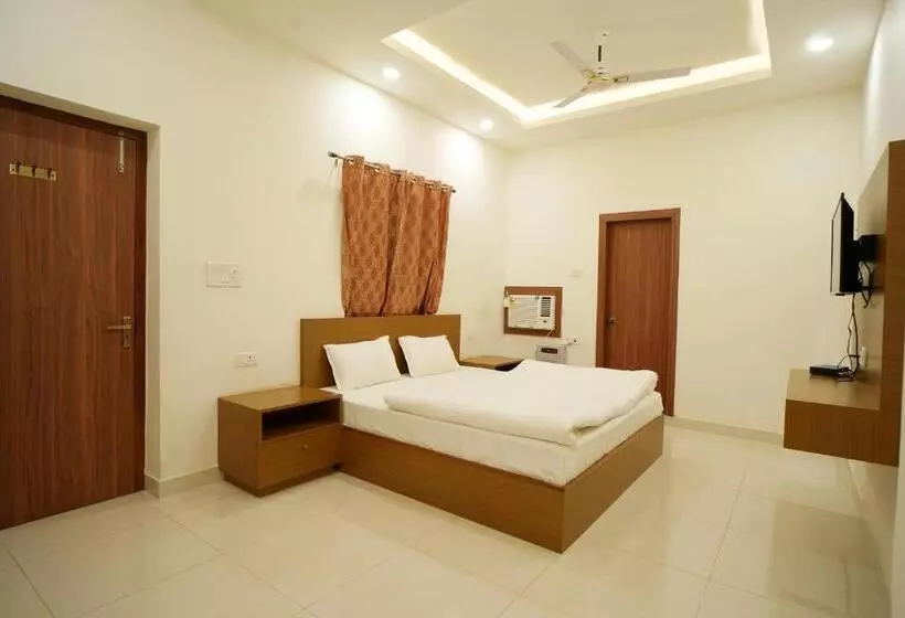 ペンション Apoorva Guest House