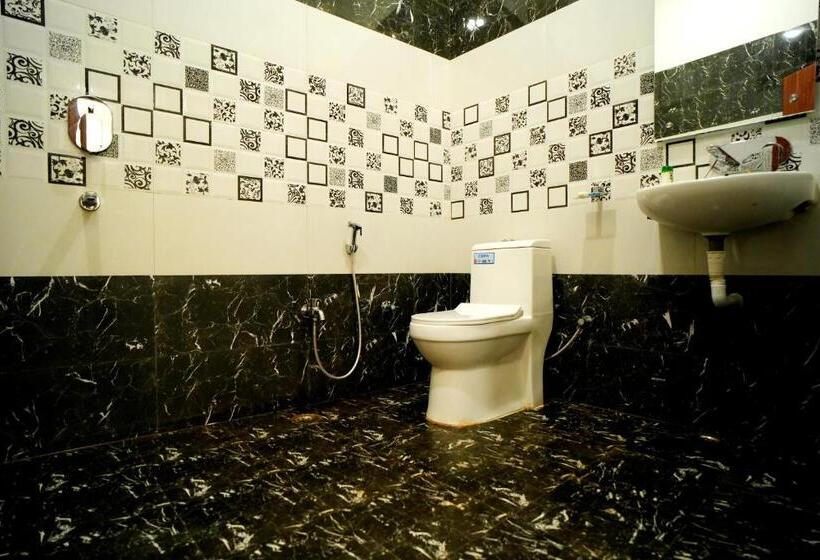 膳宿费 Apoorva Guest House