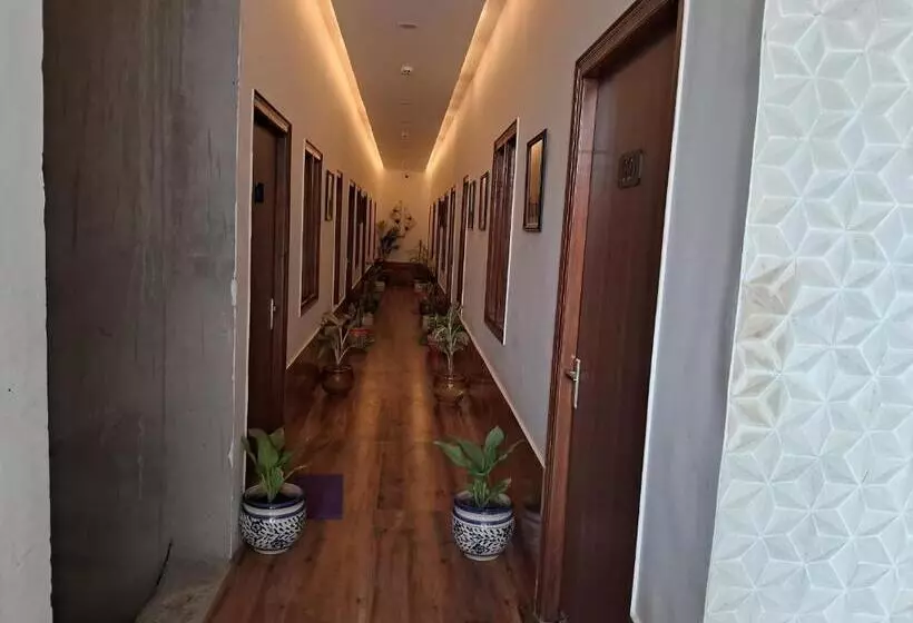 ペンション Apoorva Guest House