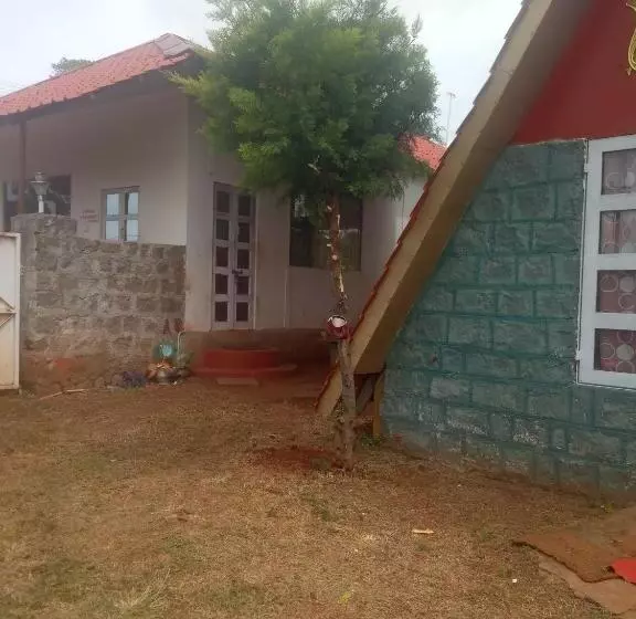 Majatalo Green Hut House