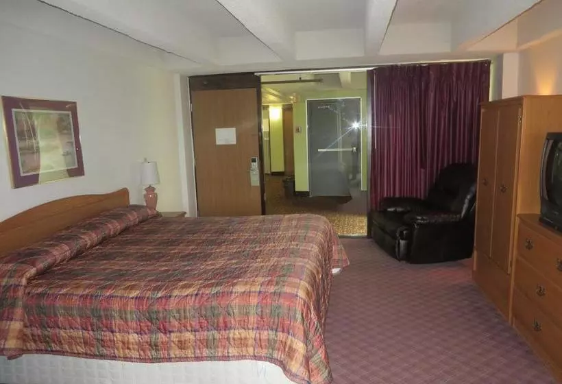 هتل 2nd Street Inn & Suites