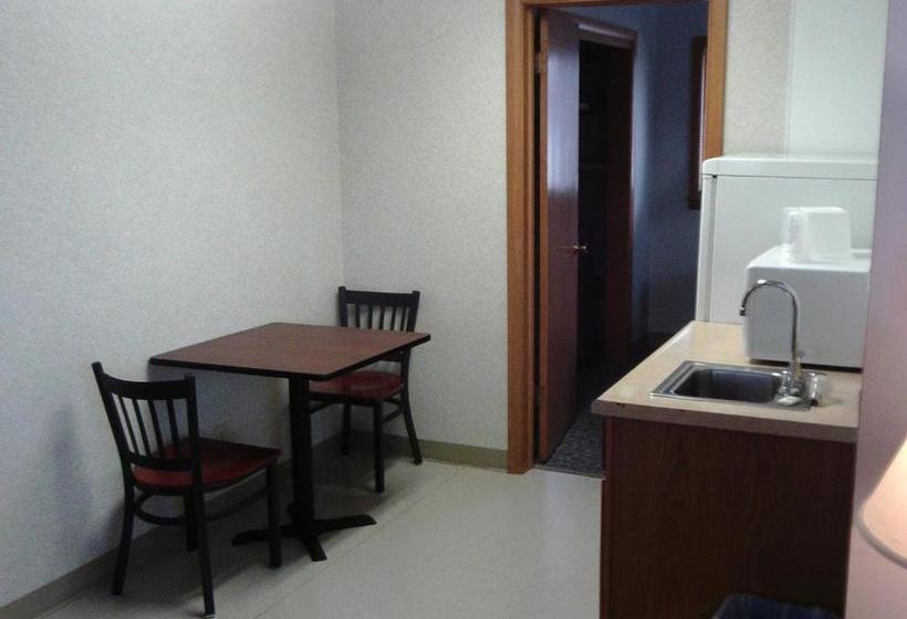 Отель 2nd Street Inn & Suites