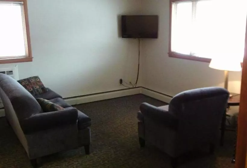 هتل 2nd Street Inn & Suites