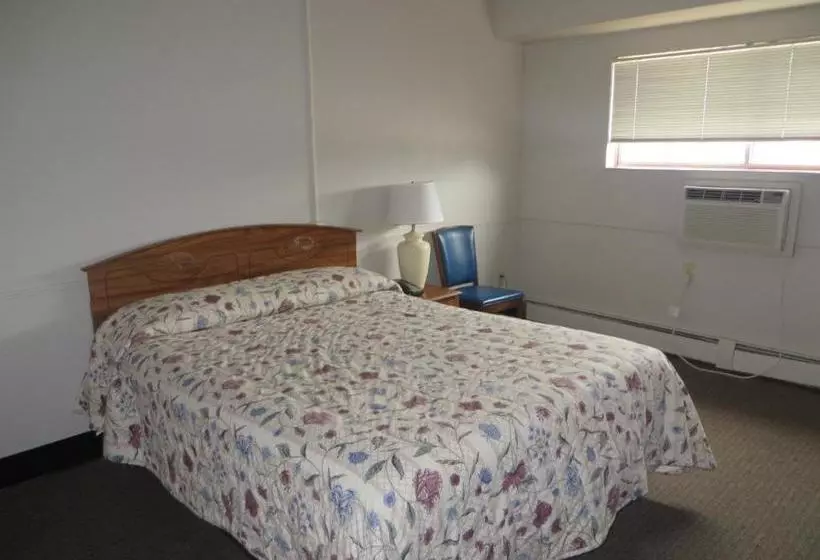 هتل 2nd Street Inn & Suites