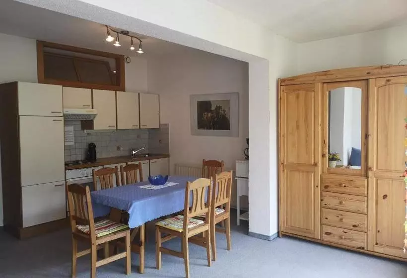 ホテル Appartements Central