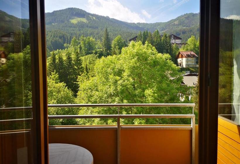 Hotelli Appartements Central