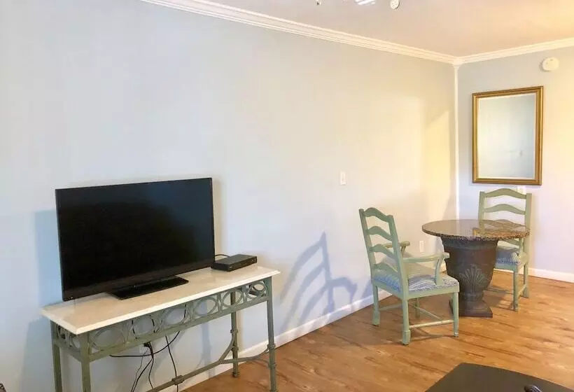 هتل Atlantis Inn   Tybee Island