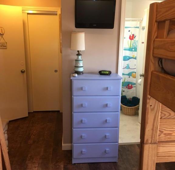 فندق Auberge By The Sea B & B