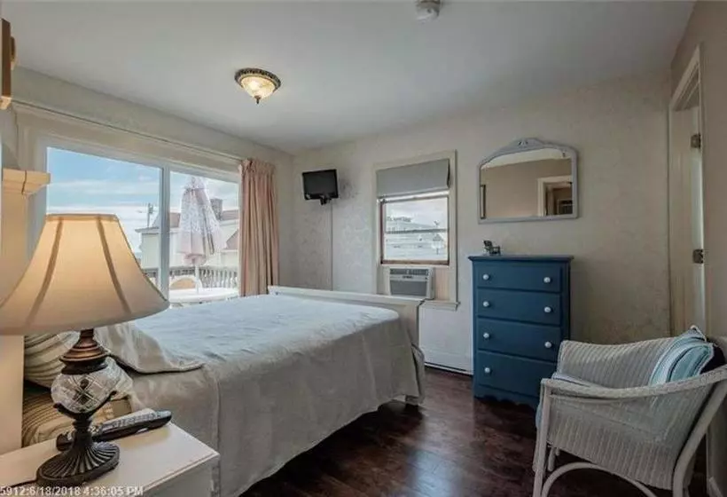 ホテル Auberge By The Sea B & B