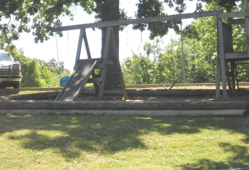 هتل Colonial Mountain Inn