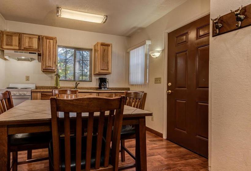 Hotelli Doc's Cottages