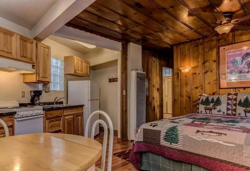 Hotelli Doc's Cottages
