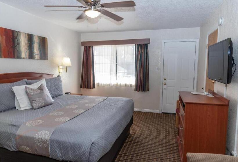 فندق Esquire Inn