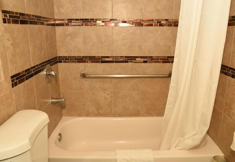 فندق Esquire Inn