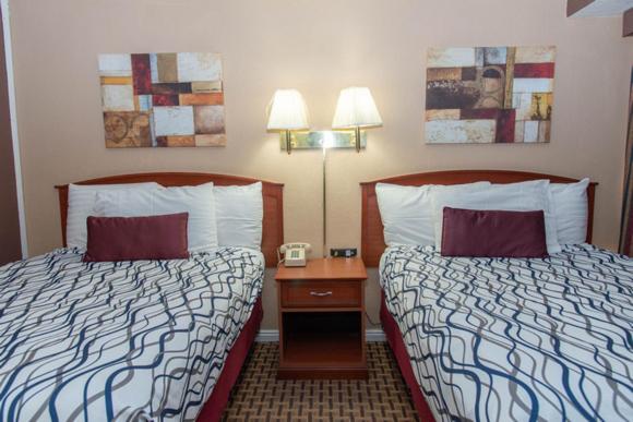 فندق Esquire Inn