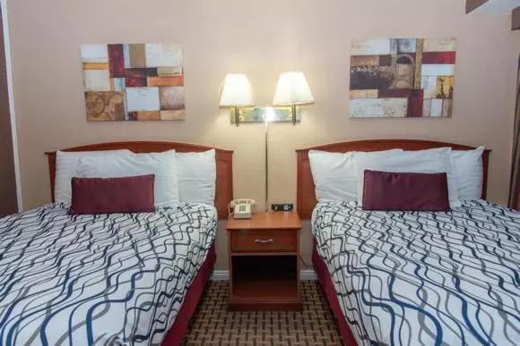 هتل Esquire Inn