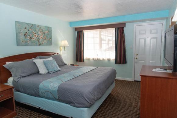 فندق Esquire Inn