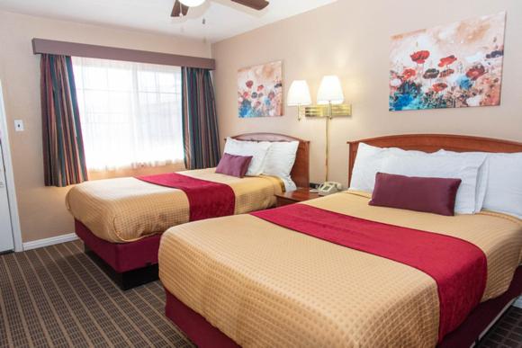 فندق Esquire Inn