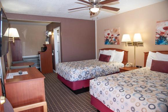 فندق Esquire Inn