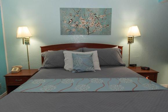 فندق Esquire Inn