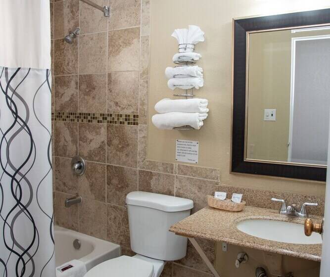 فندق Esquire Inn