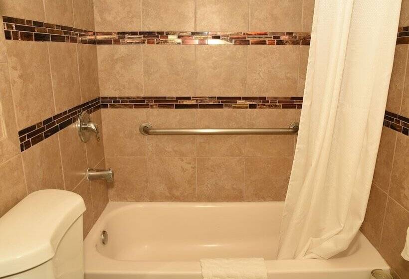 فندق Esquire Inn