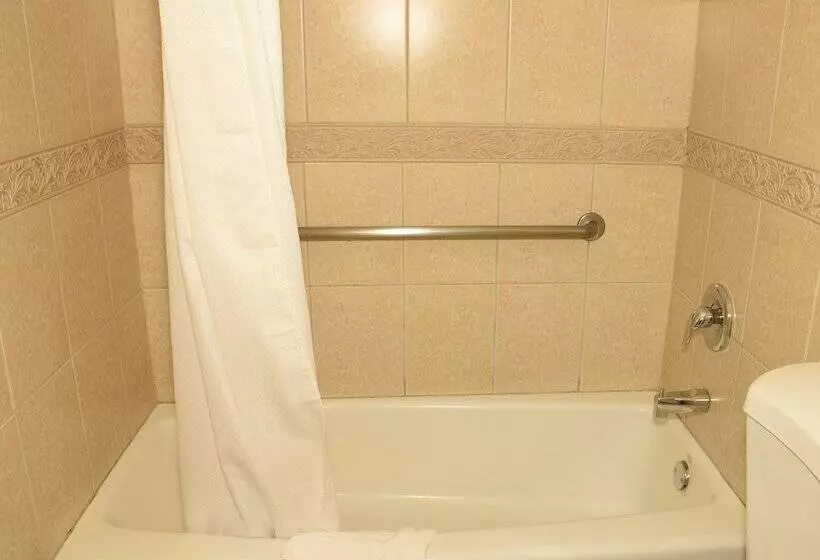هتل Esquire Inn