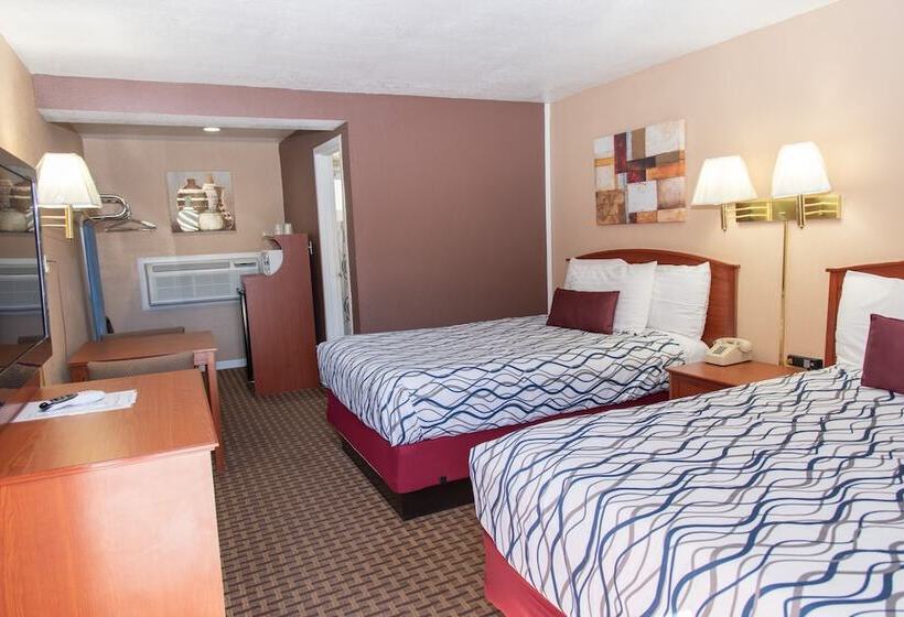 فندق Esquire Inn