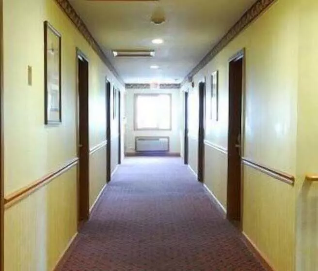 Hotelli Executive Inn And Suites