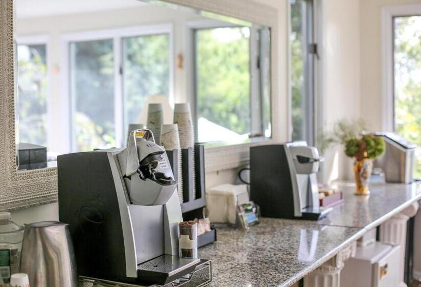 בית מלון כפרי Hamlet Inn