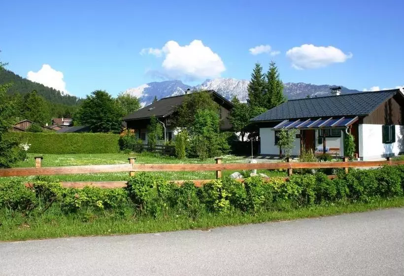 هتل Haus Bernhard