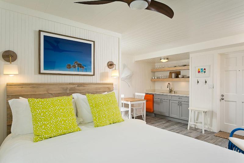 Отель Inn On The Beach