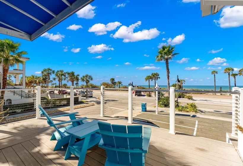 Отель Inn On The Beach