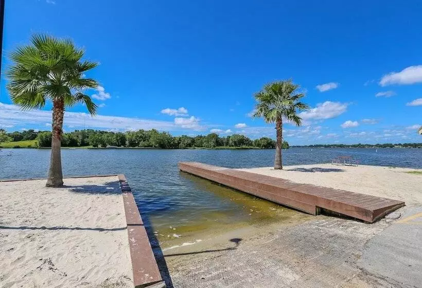 Hotelli Lake Conroe Rv & Camping Resort