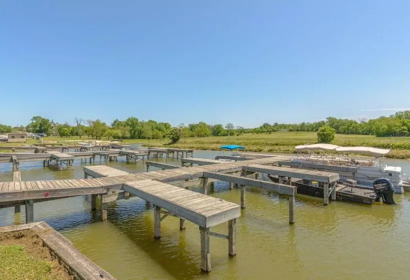 Hotelli Lake Conroe Rv & Camping Resort