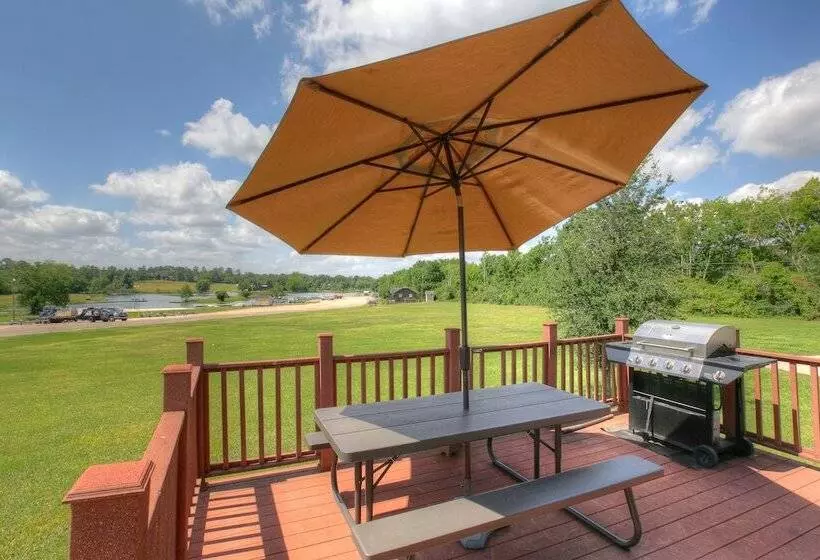 Hotelli Lake Conroe Rv & Camping Resort