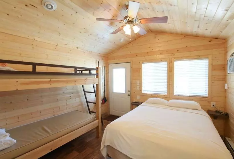 Hotelli Lake Conroe Rv & Camping Resort