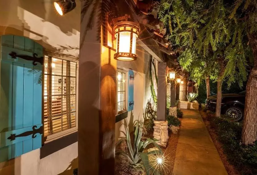 Hotelli Old Ranch Inn Adults Only 21 & Up