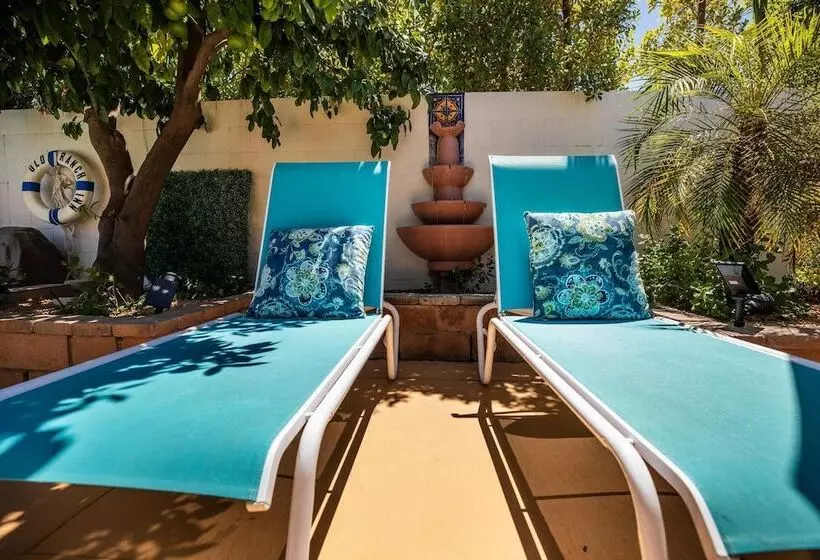 Hotelli Old Ranch Inn Adults Only 21 & Up