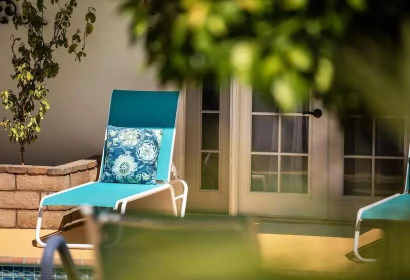 Hotelli Old Ranch Inn Adults Only 21 & Up