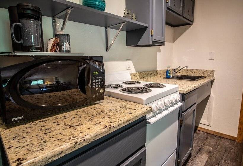 호텔 Open Hearth Lodge