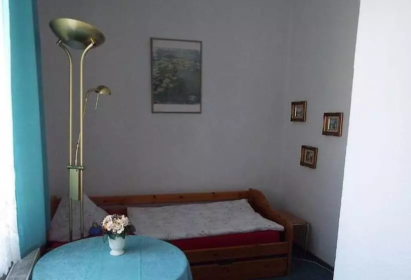 ホテル Pension Zur Tanne