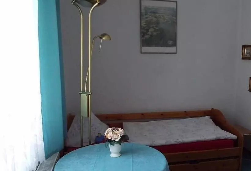 ホテル Pension Zur Tanne
