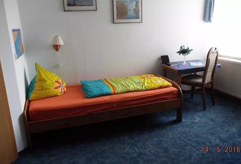 ホテル Pension Zur Tanne